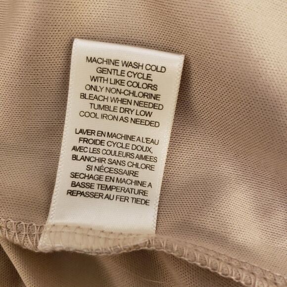 "Love,Fire" Woman's open shoulder top Size: XL red/tan Pre-owned - Picture 5 of 6